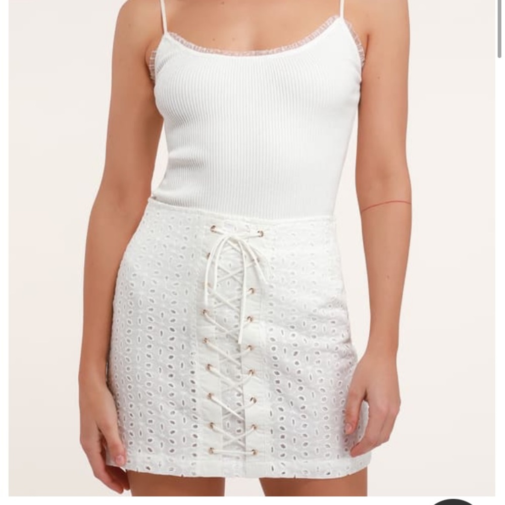 NWT Lulu’s White Lace-Up Mini Skirt